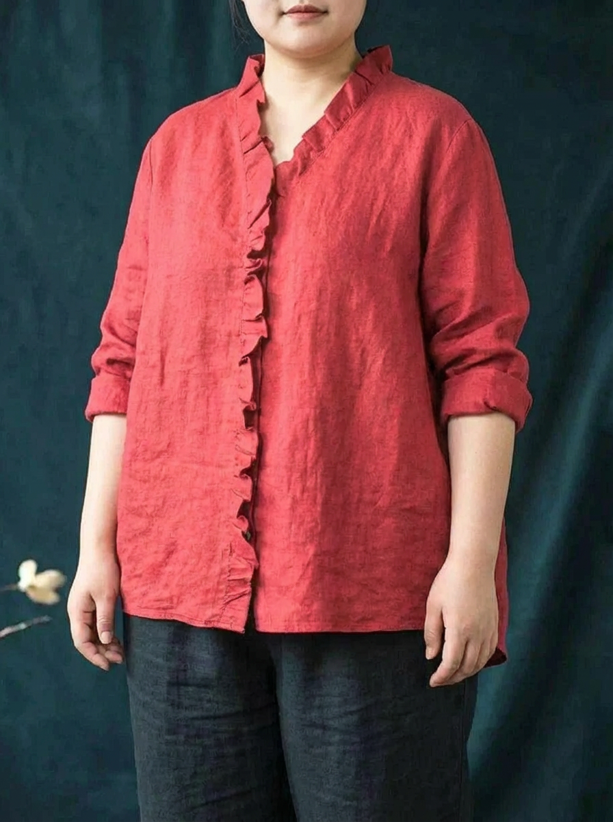 Eline | Elegant Linen Summer Blouse - Plus size model