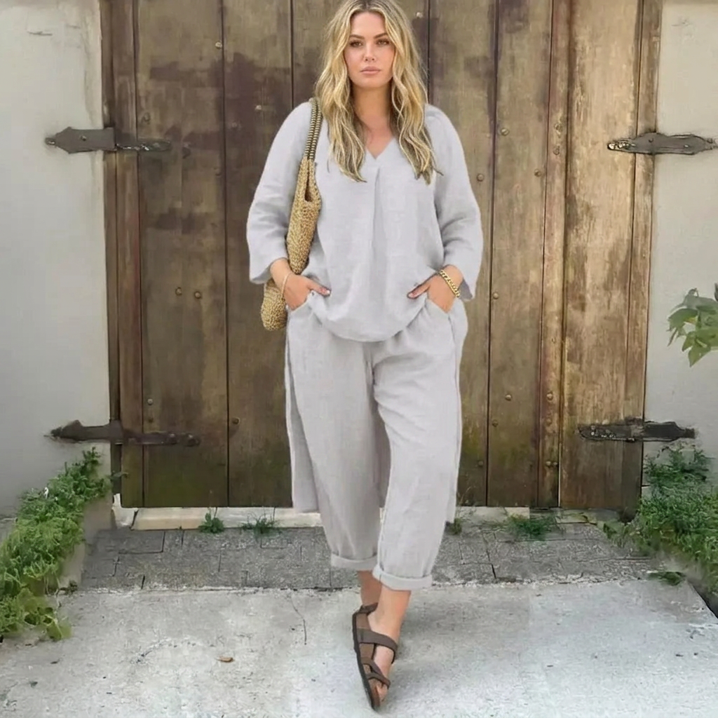 Lucia: Complete two-piece set - Plus size model