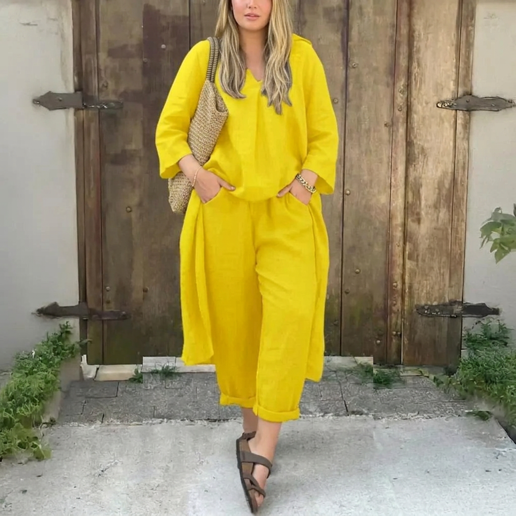 Lucia: Complete two-piece set - Plus size model
