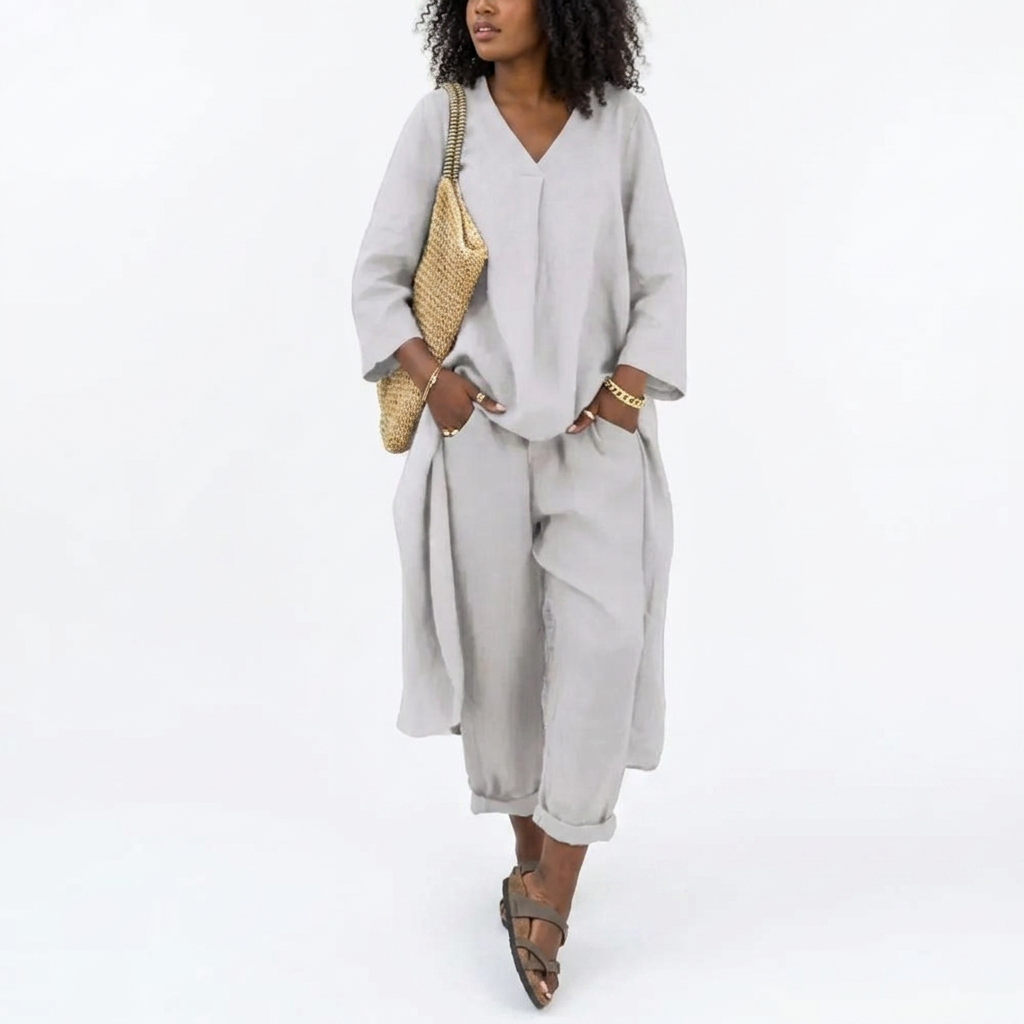 Lucia: Complete two-piece set - Plus size model