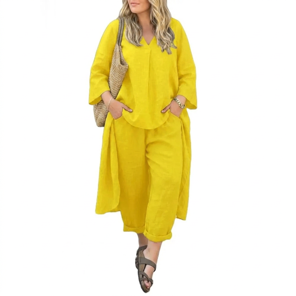 Lucia: Complete two-piece set - Plus size model