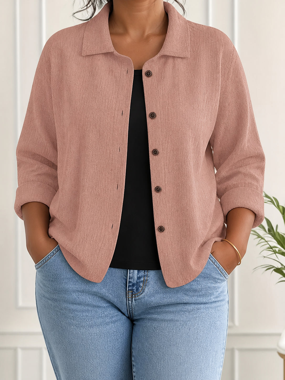Barbara | Crinkled Clay Pink Point-Collar Blouse - Plus size model