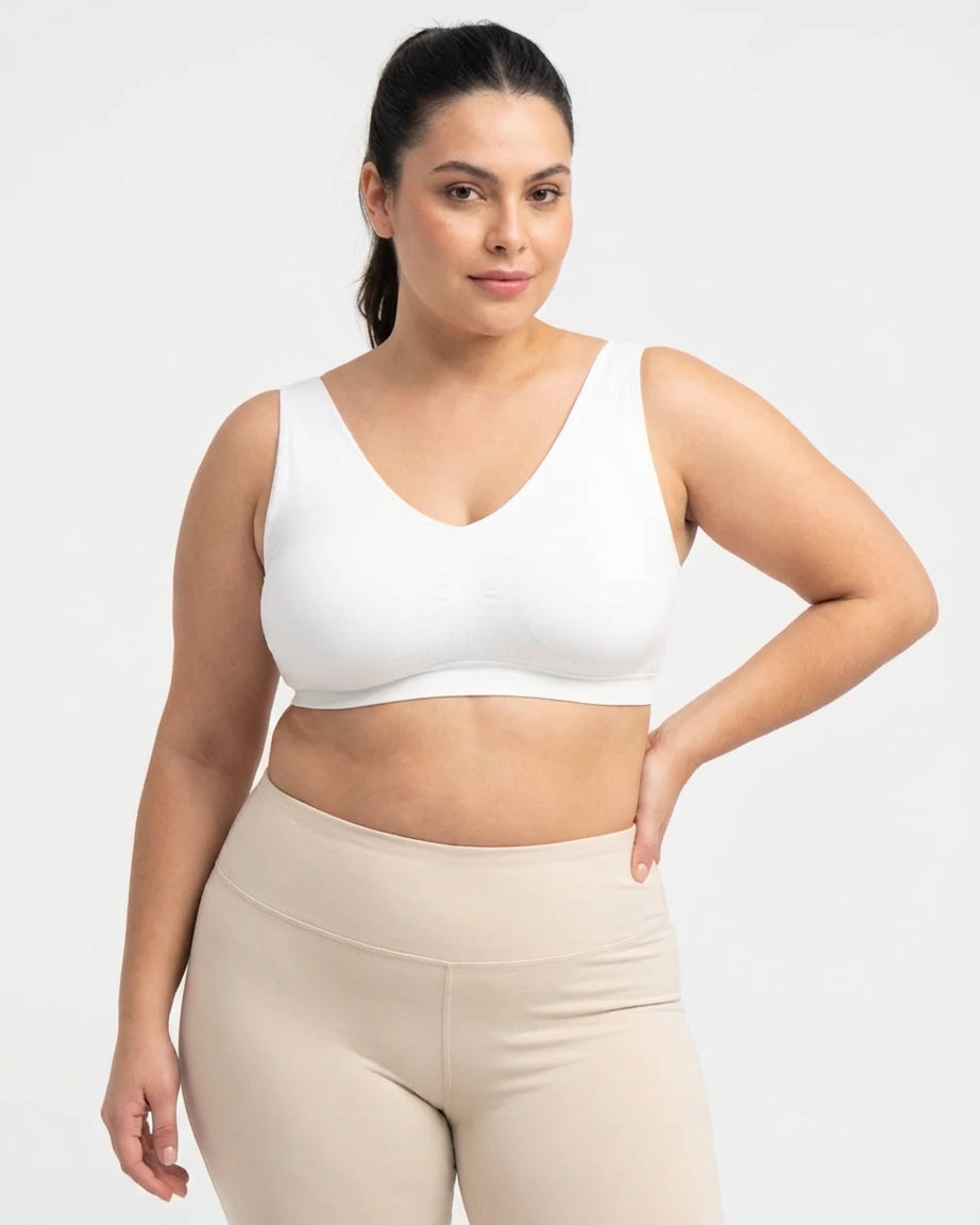 Flexible Comfortable Bra - Plus size model