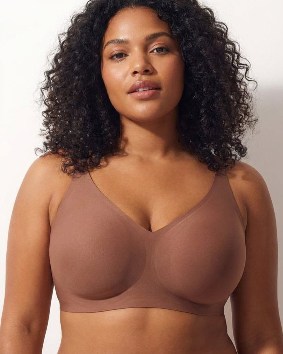 Gel Bra Without Underwire - Plus size model