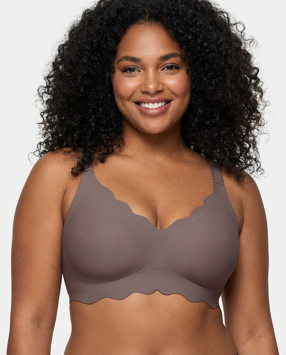 Wireless Bra - Plus size model