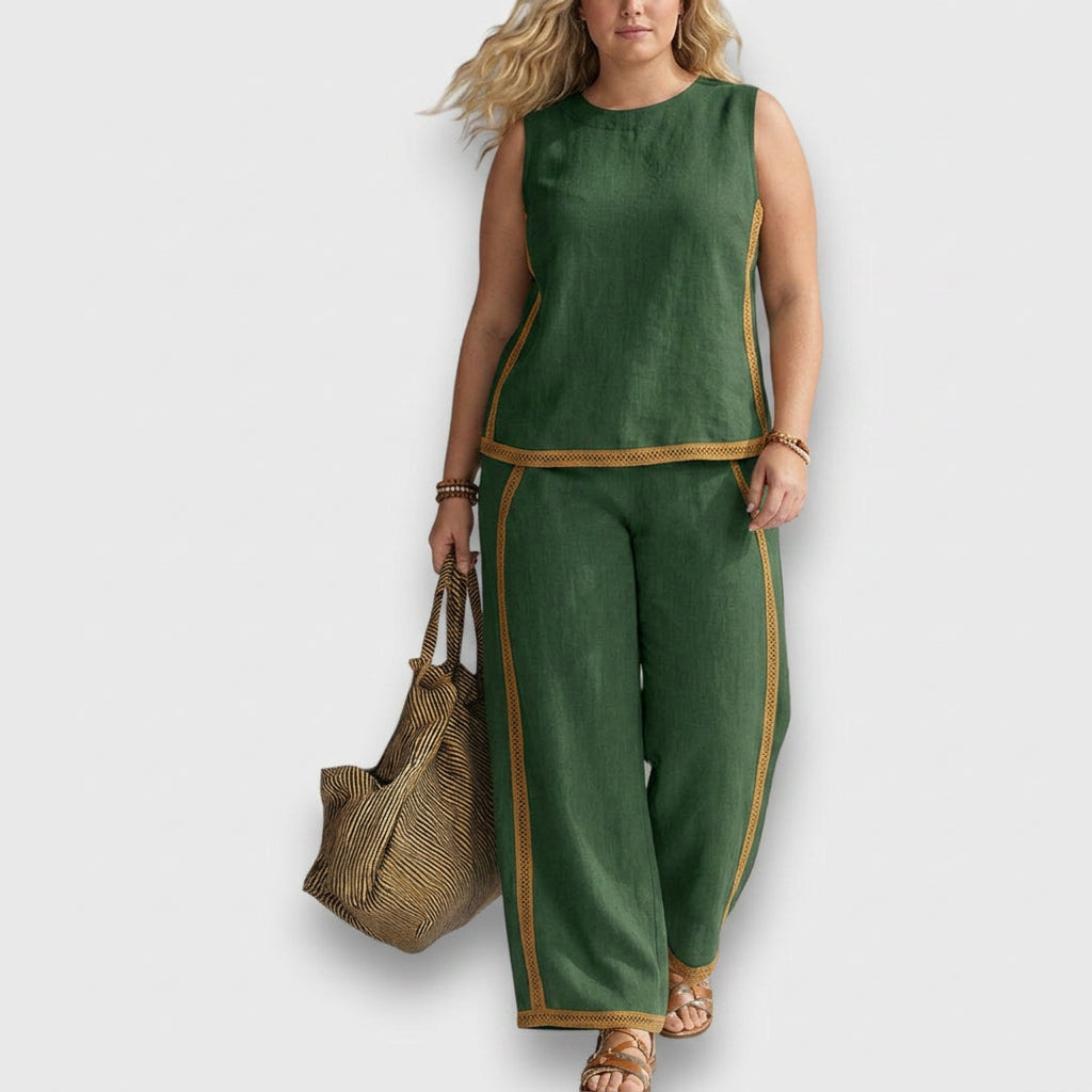 Danie - Linen Two-Piece Co-ord Set - Plus size model