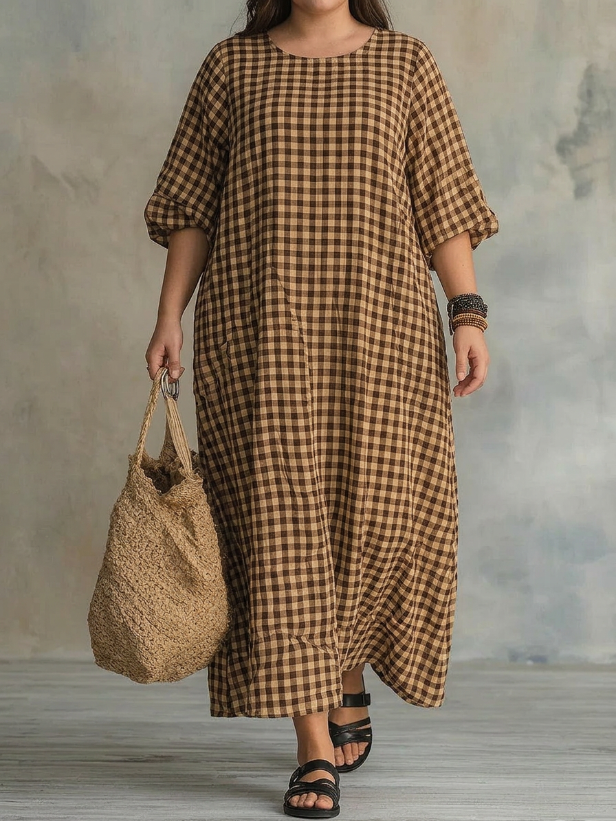 Mila | Check Maxi Dress - Plus size model