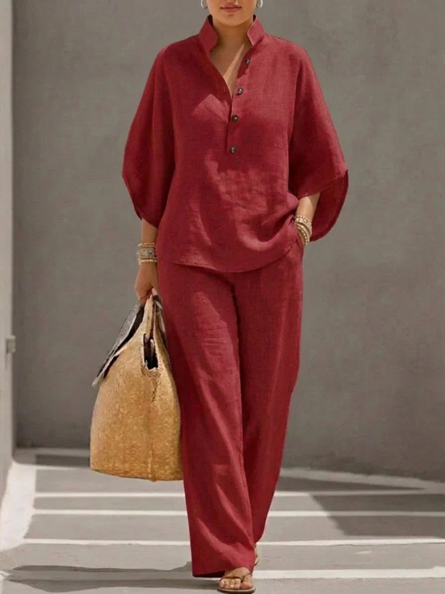 Maribel - Complete linen set with batwing sleeves and wide pants - Plus size model