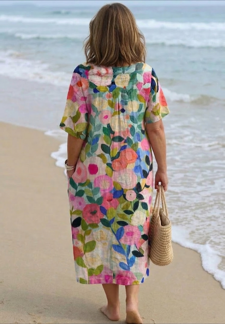 Bente - Vintage Flower Dress - Plus size model