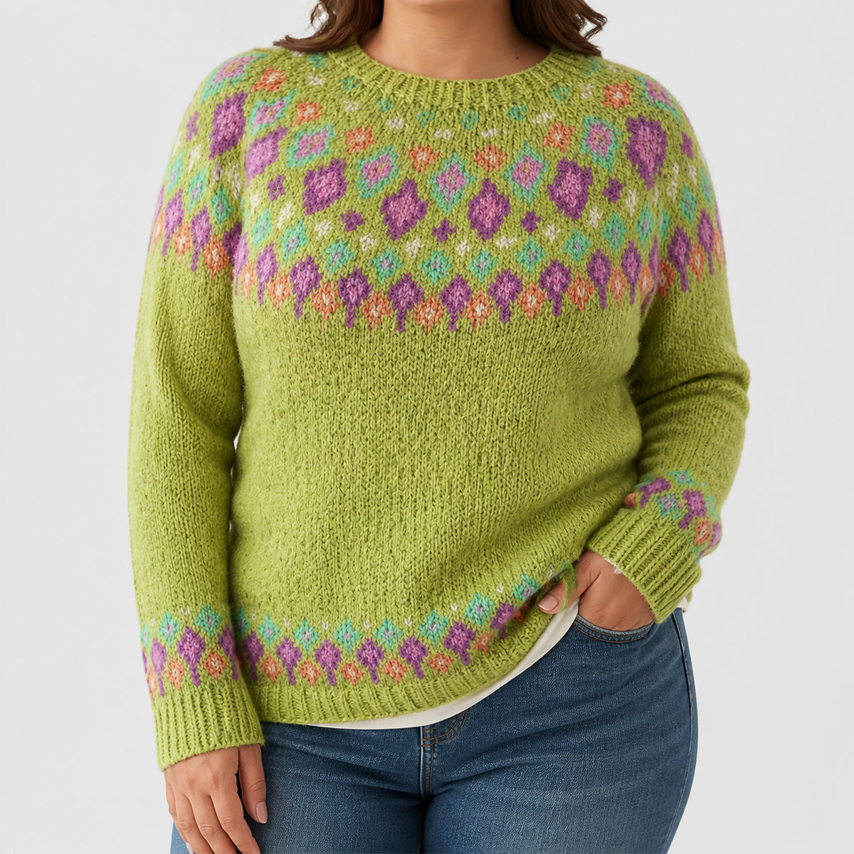 Victoria - Casual & Cozy Sweater - Plus size model