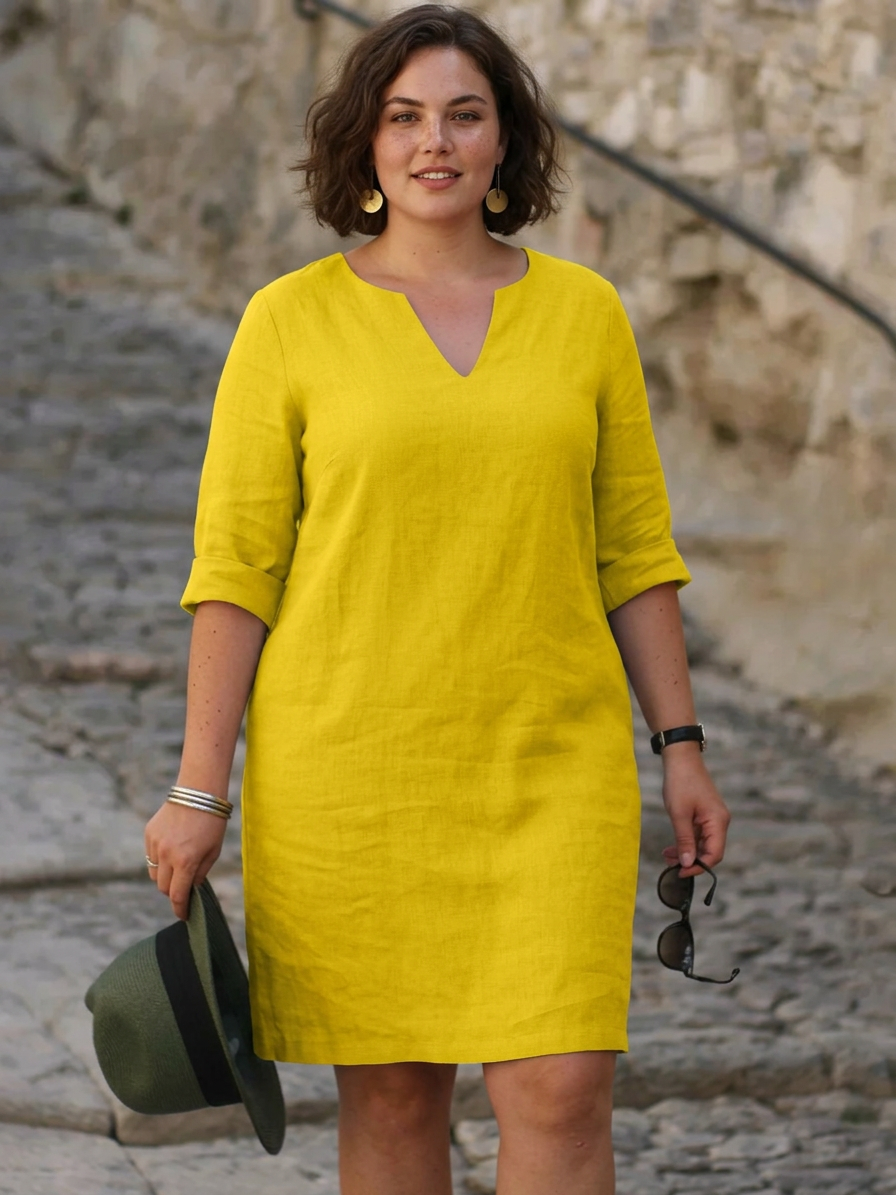 AMELIA | FLATTERING DRESS - Plus size model