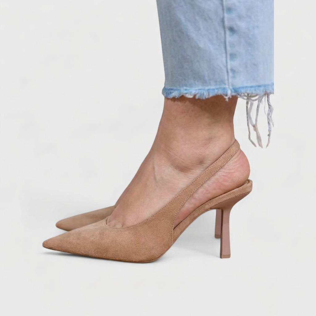 Bella - Elegant Orthopedic Pumps - Plus size model