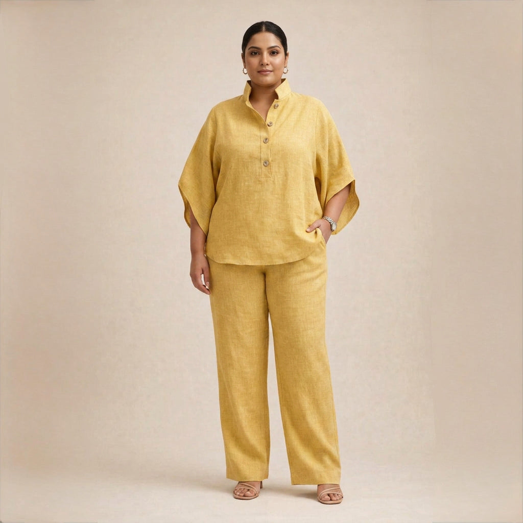 Maria | Loose Linen Set - Plus size model