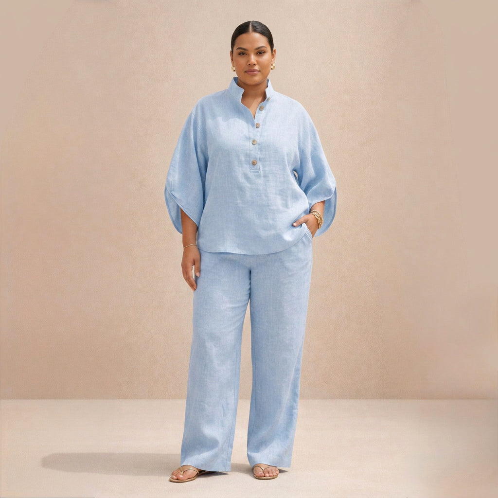 Maria | Loose Linen Set - Plus size model