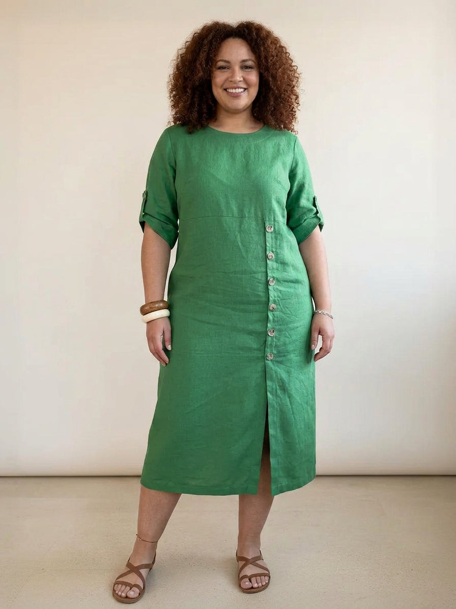 Delaney - Linen Elegance Dress - Plus size model