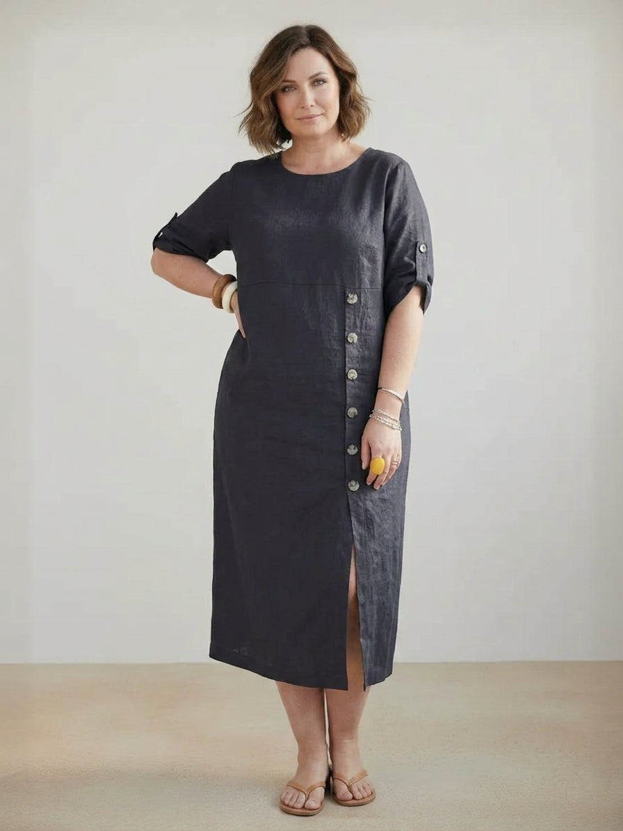 Delaney - Linen Elegance Dress - Plus size model