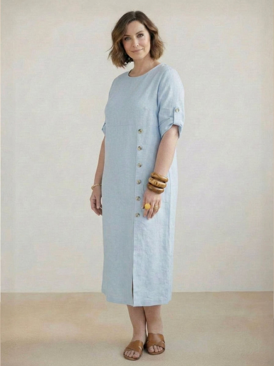 Delaney - Linen Elegance Dress - Plus size model