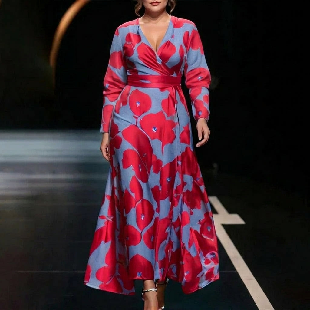 Ysa | Chic Dress with Floral Print - Plus size model
