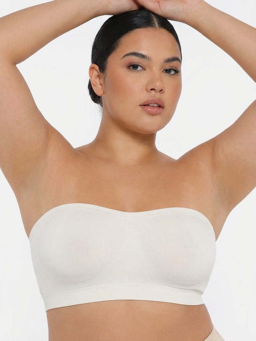 Strapless Bra - Plus size model