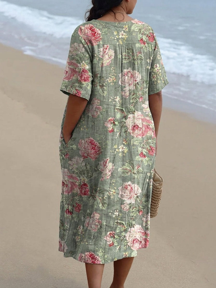 Lina - Vintage Floral Dress - Plus size model